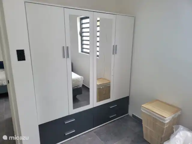 vakantiehuis huren in Curaçao, Banda Ariba (oost), Mambo Beach – Casa di Mambo 3e slaapkamer met ruime linnenkast