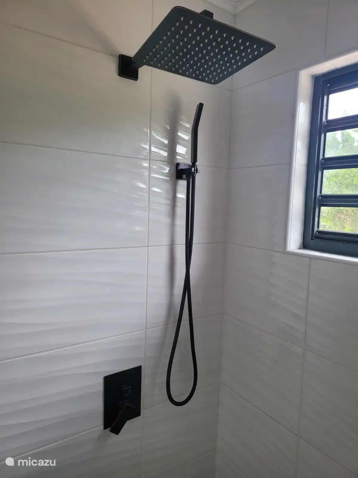 Built-in shower with hot water from boiler