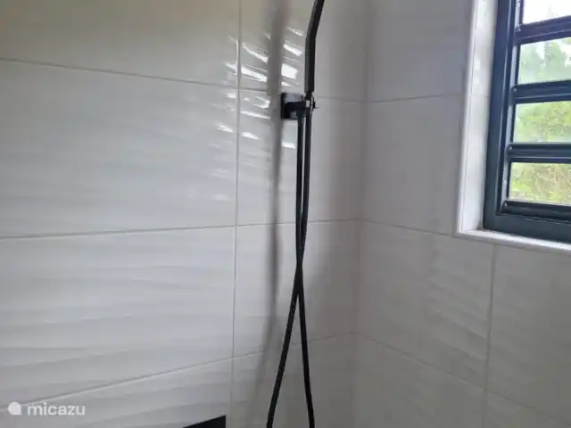 vakantiehuis huren in Curaçao, Banda Ariba (oost), Mambo Beach – Casa di Mambo Inbouwdouche met warm water vanuit boiler