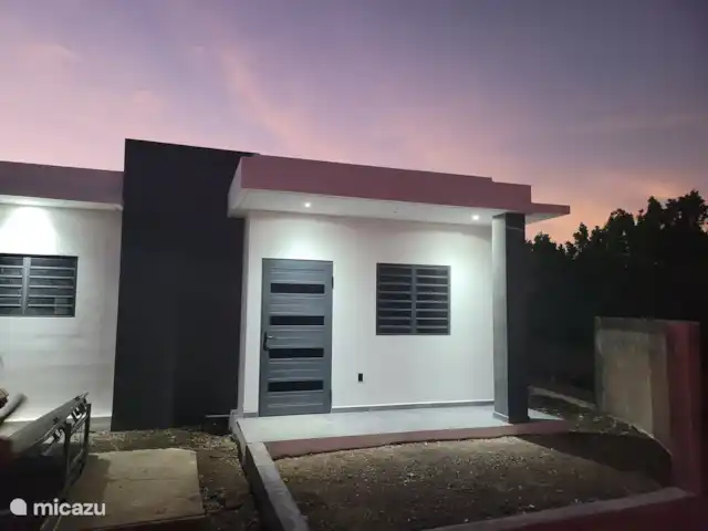 vakantiehuis huren in Curaçao, Banda Ariba (oost), Mambo Beach – Casa di Mambo Avond- vooraanzicht
