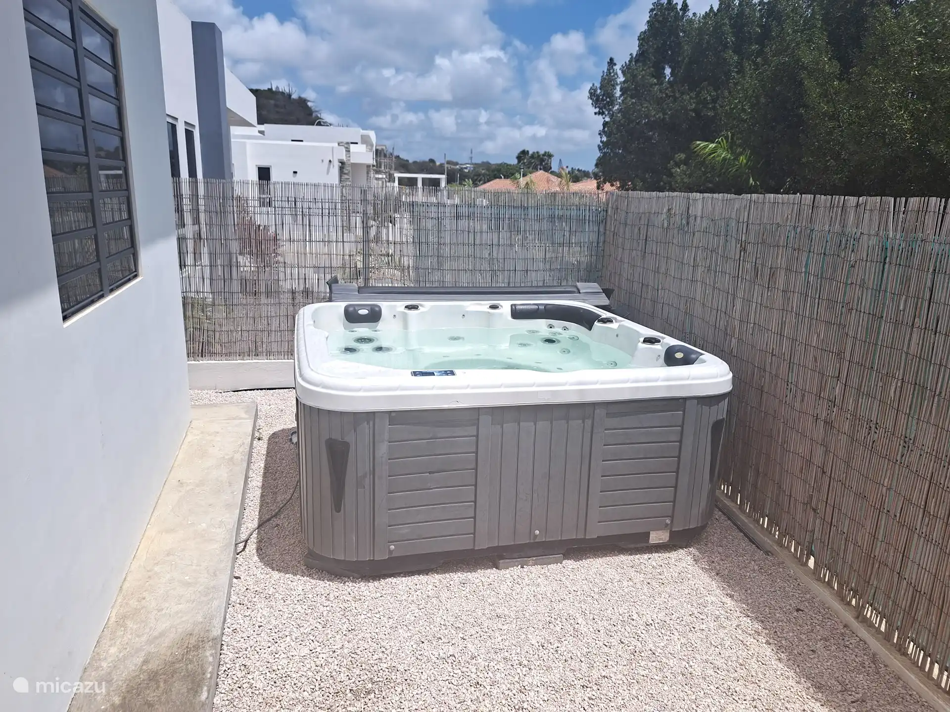 Lovely jacuzzi with massage streams