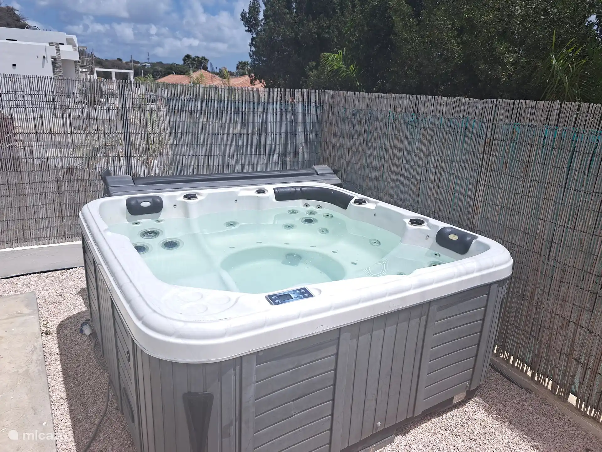 Nicely sheltered enjoyment