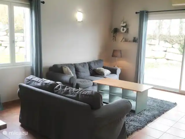 Le Sorbier | France, Charente, Chalais (Charente) - villa les 2 canapes dans le salon