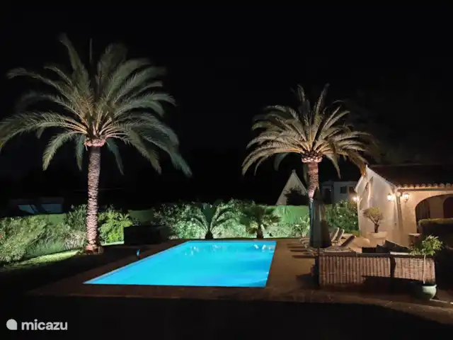 Location de Vacances Espagne, Costa Blanca, Jávea, pension / maison d’hôtes / chambre privée - Jávea; seaview, jacuzzi, pool Villa le soir