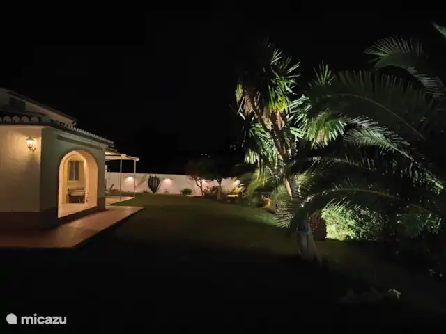 Location de Vacances Espagne, Costa Blanca, Jávea, pension / maison d’hôtes / chambre privée - Jávea; seaview, jacuzzi, pool Villa le soir