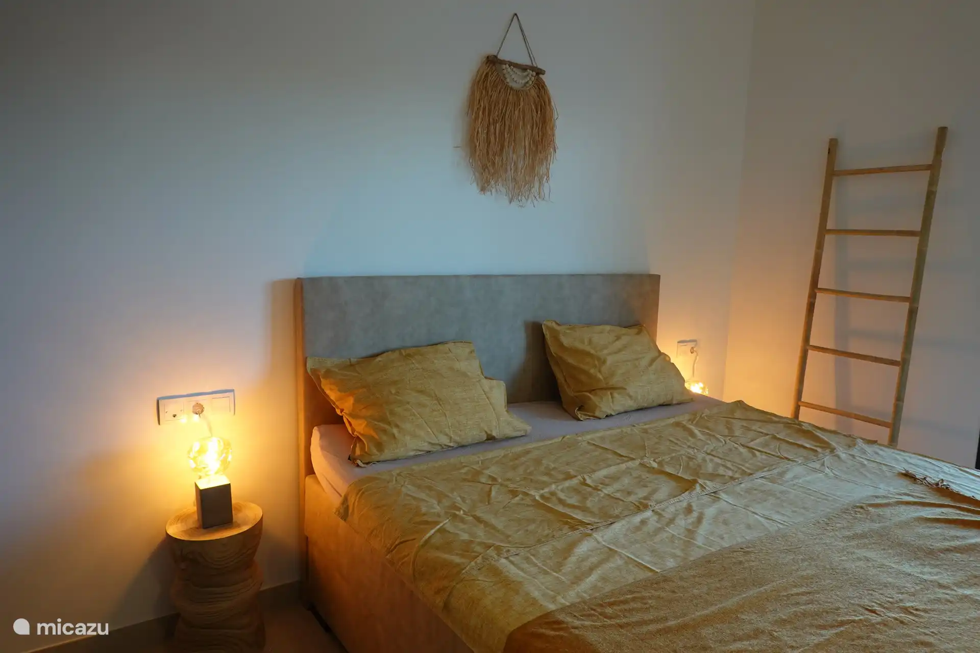 Master bedroom, with wonderful mattress!
Roller shutters available.