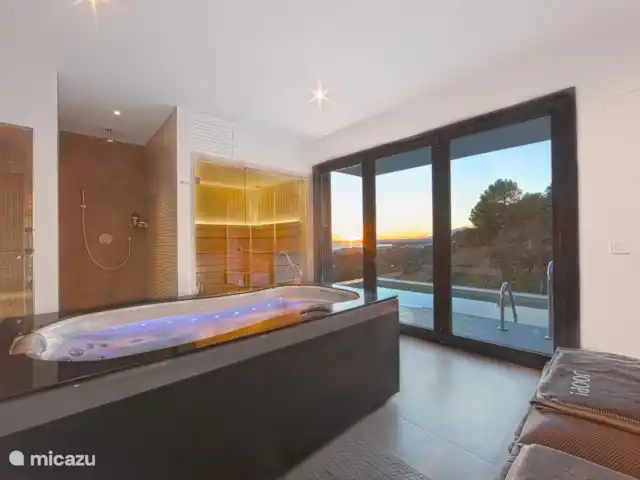 Luxury Villa Tomillo en España, Costa del Sol, Marbella - villa Jacuzzi de hidromasaje, sauna y piscina cubierta con agua templada