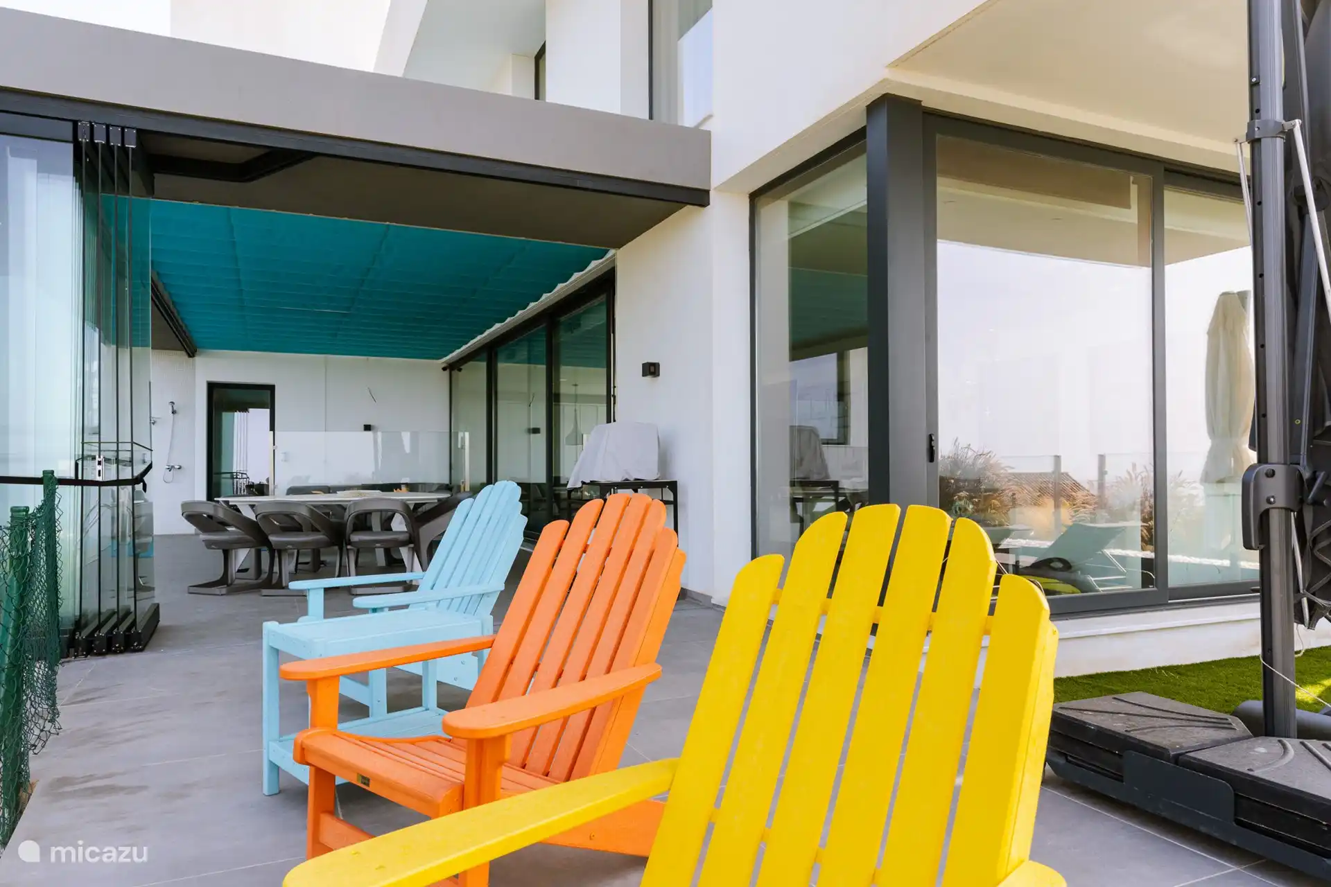 Stühle, um die Aussicht zu genießen