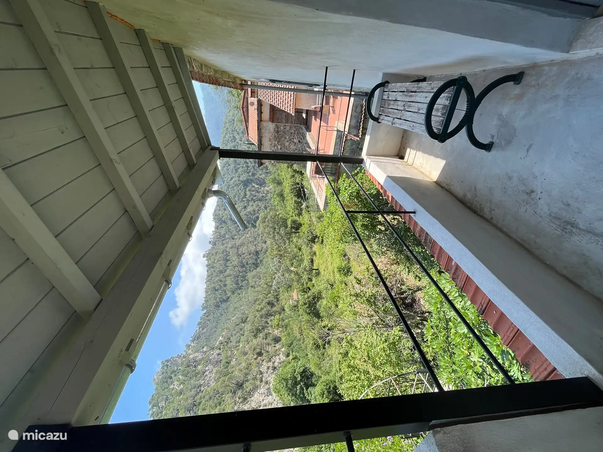 Balkon von der obersten Etage