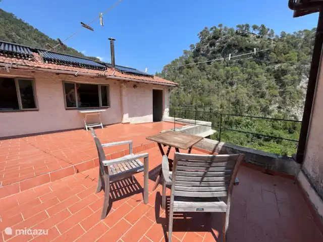 appartement huren in Italië, Ligurië, Olivetta san Michele – Ria Prive terras
