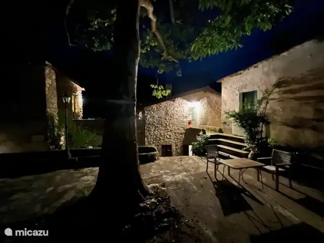 appartement huren in Italië, Ligurië, Olivetta san Michele – Ria Casa Ria by night