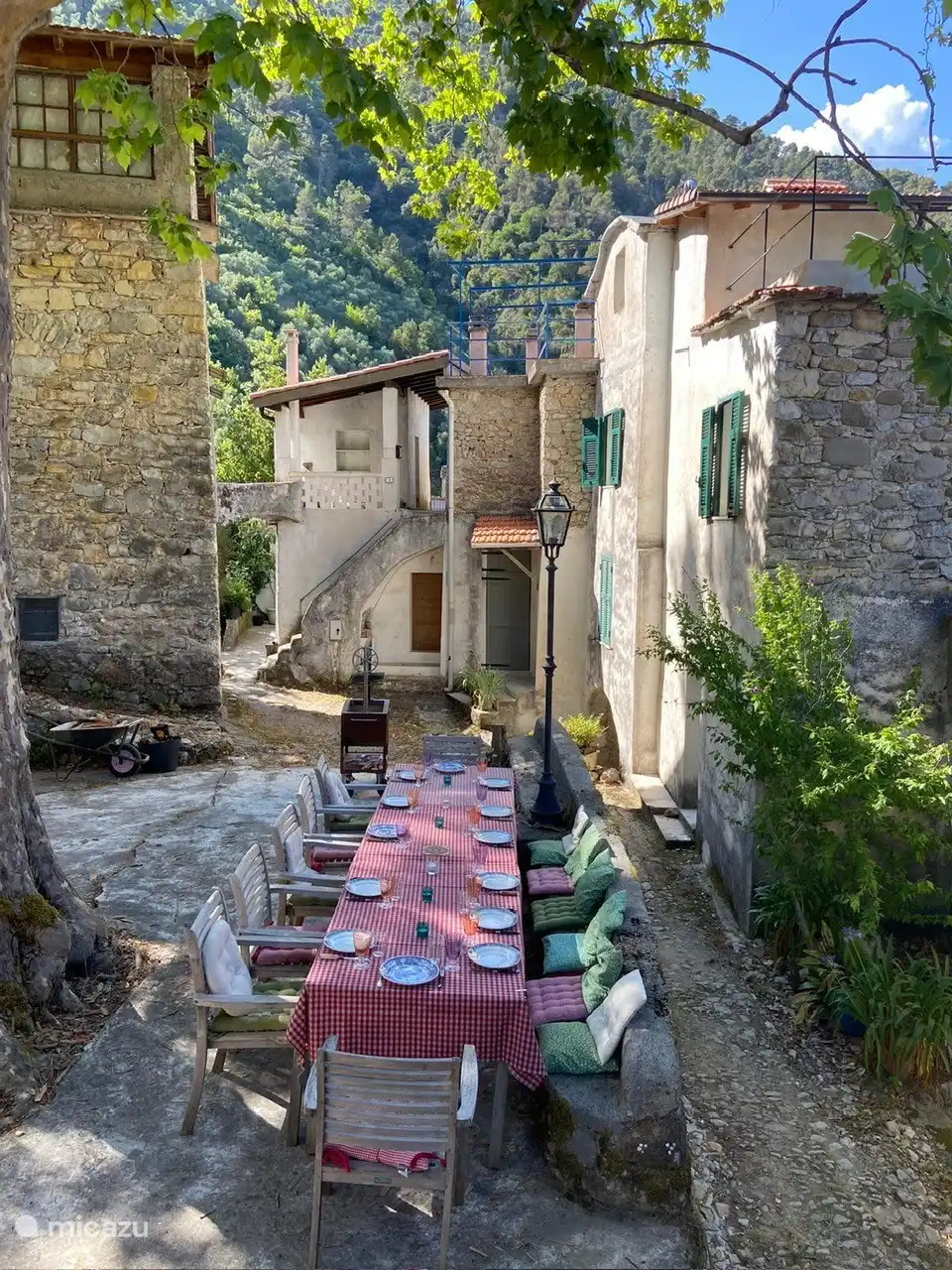 Der Dorfplatz Piazza Cavour