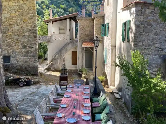 appartement huren in Italië, Ligurië, Olivetta san Michele – Ria Het dorpsplein Piazza Cavour