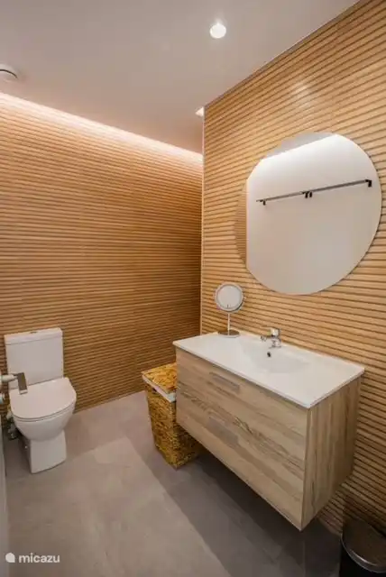 Badezimmer bis Schlafzimmer 1 im Erdgeschoss