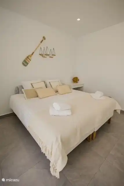 Schlafzimmer 3 mit 2 Einzelbetten
und Einbauschrank + Dachterrasse