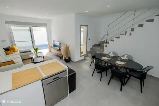 Wohnzimmer + Küche im Erdgeschoss