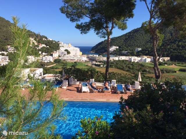 Vakantiehuis Spanje, Ibiza, Roca Llisa - appartement IBIZA Cala Llonga HIPPIE