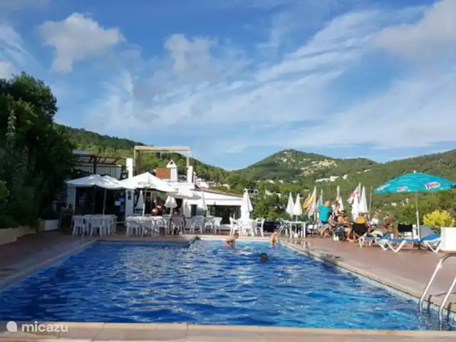 Location de Vacances Espagne, Ibiza, Cala Llonga, appartement - IBIZA Cala Llonga HIPPIE Cala Llonga : piscine 1 = en haut du parc