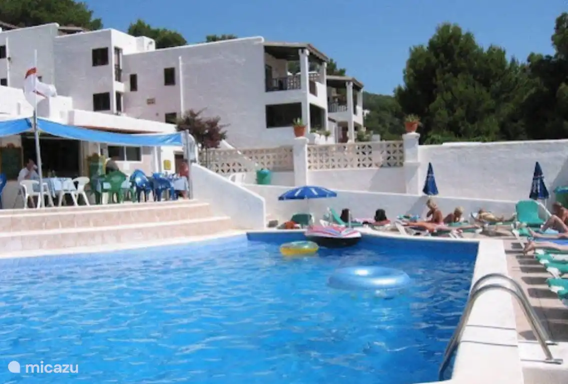 Cala Llonga: swimming pool 2 = downstairs in the park