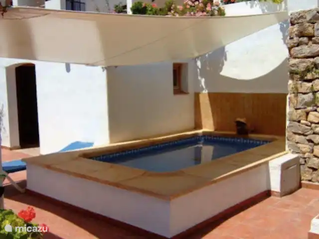 Location de Vacances Espagne, Ibiza, Cala Llonga, appartement - IBIZA Cala Llonga HIPPIE Cala Llonga : pataugeoire dans le parc