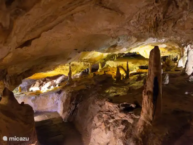 Location de Vacances Espagne, Ibiza, Cala Llonga, appartement - IBIZA Cala Llonga HIPPIE Visite : Grottes d'Ibiza