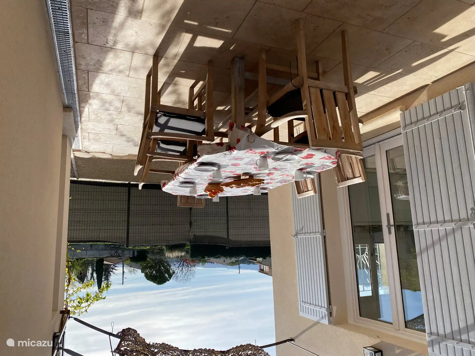 mesa de comedor exterior