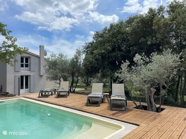 Villa Verger | France, Gard, Saint-Michel-d'Euzet - villa Nouvellement construite en 2024, une belle piscine de 7,5 x 3,5 avec une grande terrasse en bois.