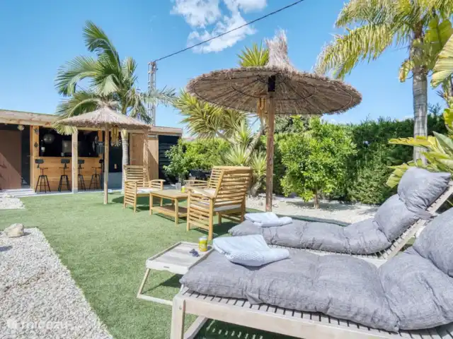 Park Carpe Diem (apartamento) en España, Costa Blanca, Busot - apartamento Zona de estar y tumbonas