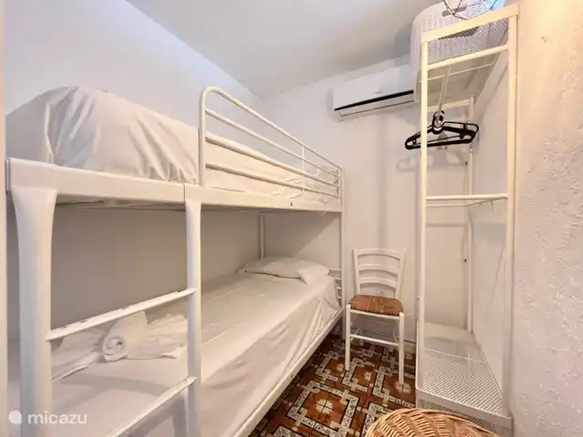 Location de Vacances Espagne, Costa Blanca, Albir, appartement - La colline chambre avec lits superposés et climatisation