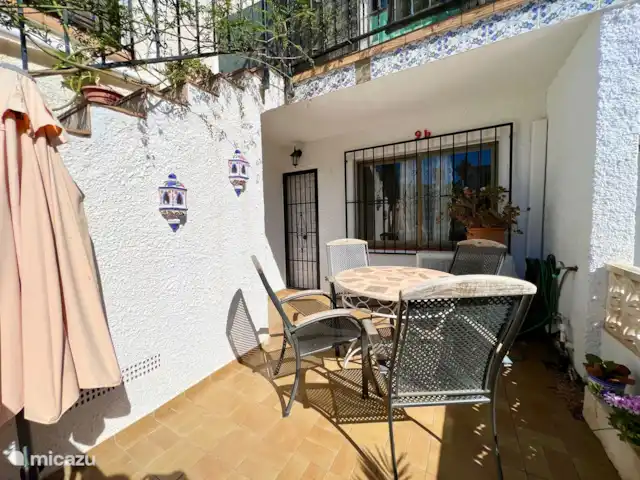 Location de Vacances Espagne, Costa Blanca, Albir, appartement - La colline terrasse ensoleillée avec parasol