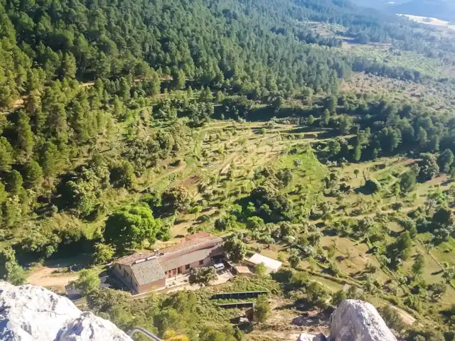Mas de Pau - Apartamento Carrasca huren in Spanje, Aragón, Fuentespalda - landhuis / kasteel Klimrots naast het huis