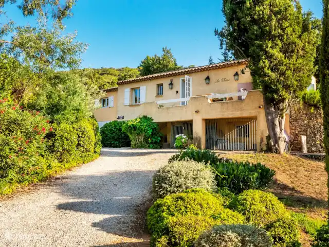 Villa les Chiens en Francia, Costa Azul, Cogolin - casa vacacional Villa les Chiens