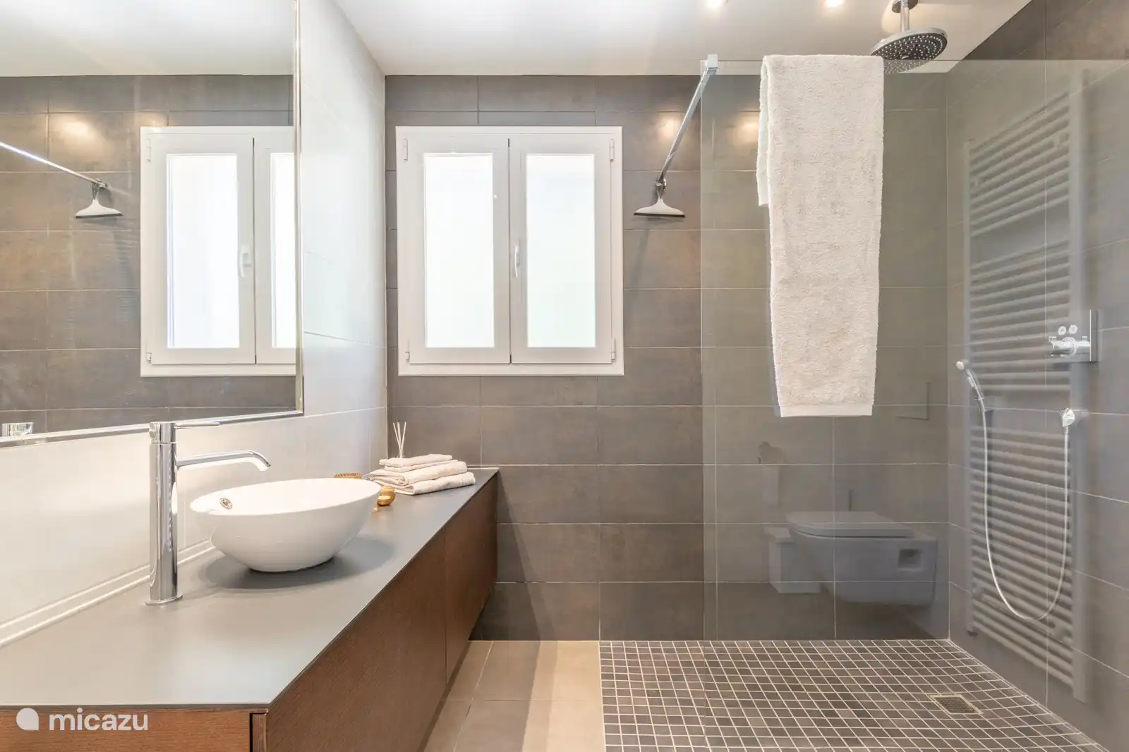 Badezimmer en suite, Schlafzimmer 3