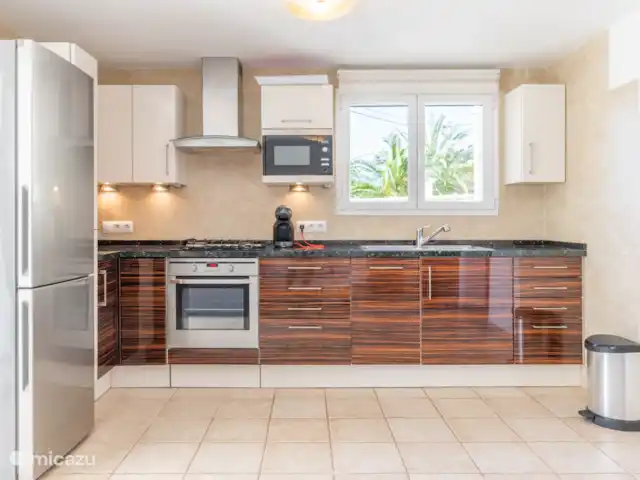 villa en España, Costa Blanca, Moraira – Casa Sol Y Mar Moraira Salón con cocina abierta de un apartamento independiente con cerradura en la planta baja