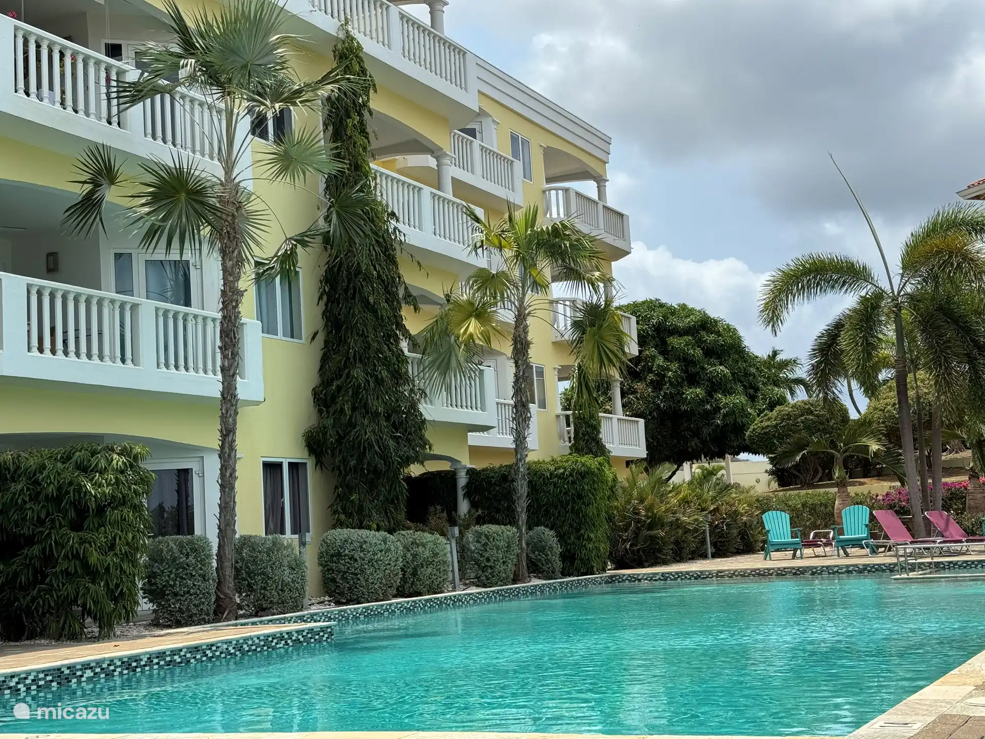 outside view of apartment, located on 3rd floor. quiet swimming pool