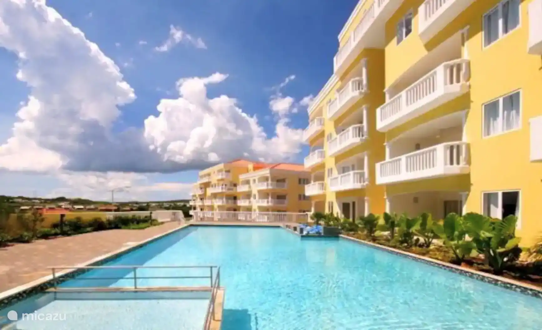 nice swimming pool, quiet