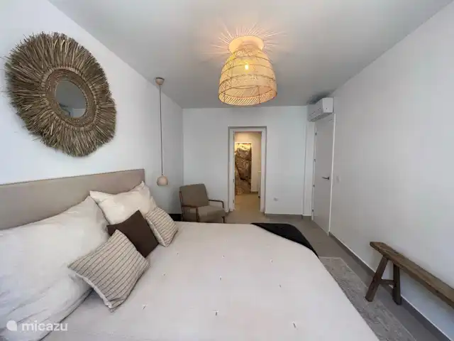 Location de Vacances Espagne, Costa Blanca, Altea, maison de ville - Casa Crémades Chambre principale avec salle de bain attenante
