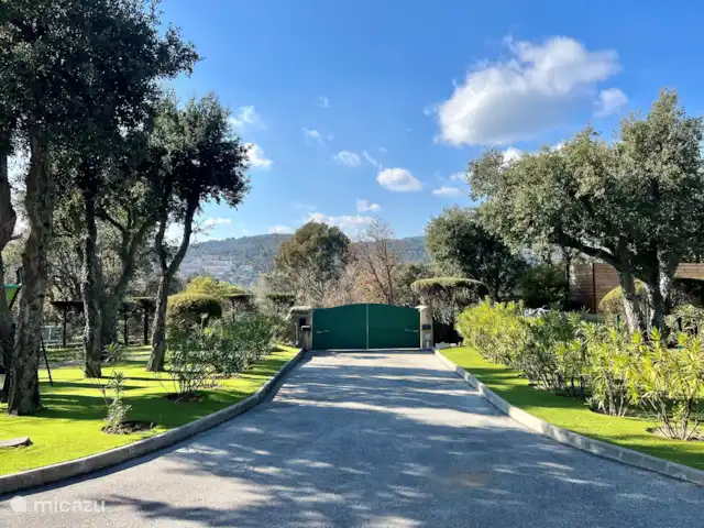 Villa Marie-Ange en Francia, Costa Azul, Grimaud - casa vacacional Entrada de coches