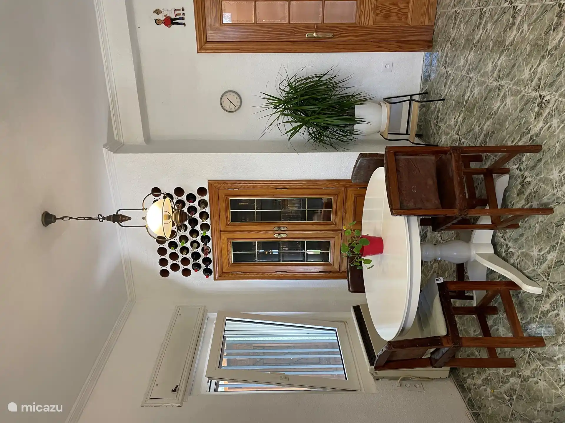 Mesa de comedor en la cocina