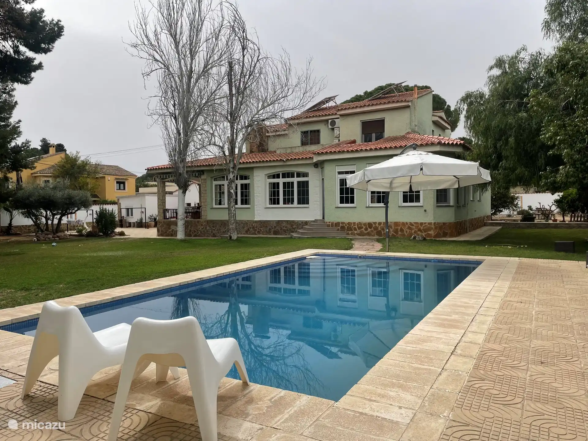 villa, La Eliana, Valencia, España - Villa familiar española con piscina 