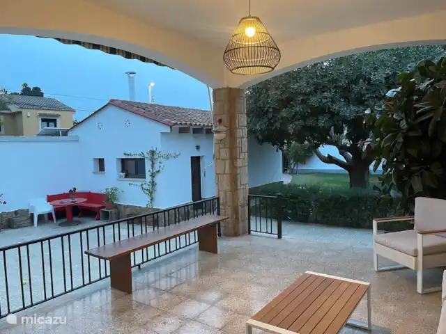 Villa familiar española con piscina  en España, Valencia, La Eliana - villa Terraza cubierta
