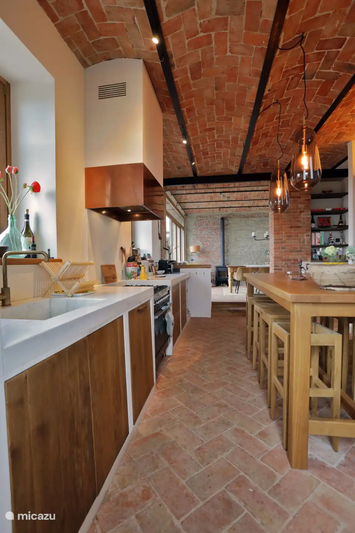 Keuken voorzien van alle gemakken. 