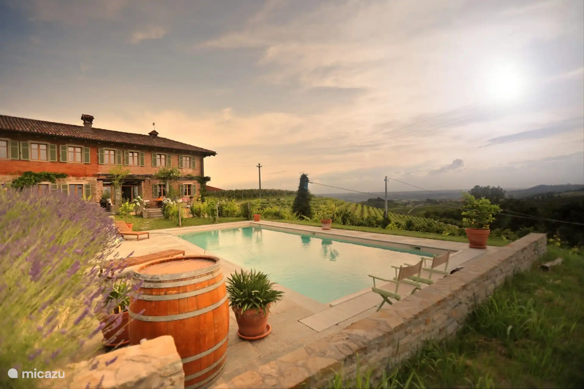 Achterkant huis met terras