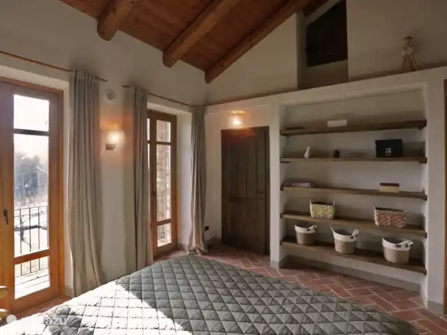 Casa Rinaldi  | Italie, Piémont, Monforte D Alba - maison de vacances Chambre avec balcon et salle de bain
