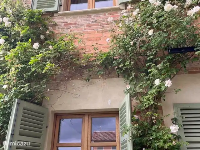 Casa Rinaldi  | Italie, Piémont, Monforte D Alba - maison de vacances Vue latérale de la maison.
