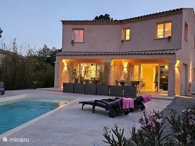 Maison Bambou | France, Côte d'Azur, Le Plan-de-la-Tour - maison de vacances Le soir
