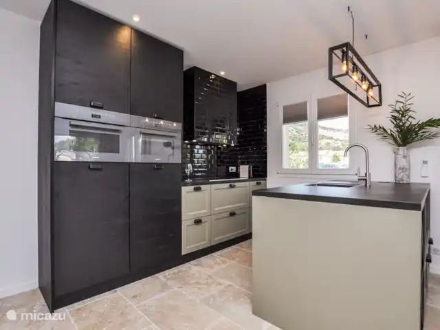 Maison Laurier Rose huren in Frankrijk, Côte d´Azur, Le Plan-de-la-Tour - vakantiehuis Nieuwe moderne keuken