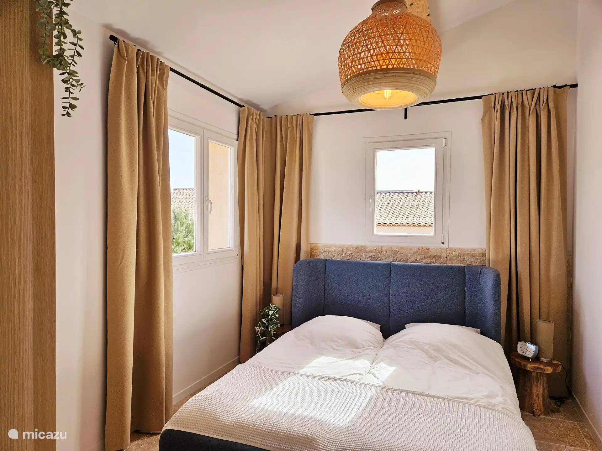 Boxspring-Schlafzimmer mit Doppelbett