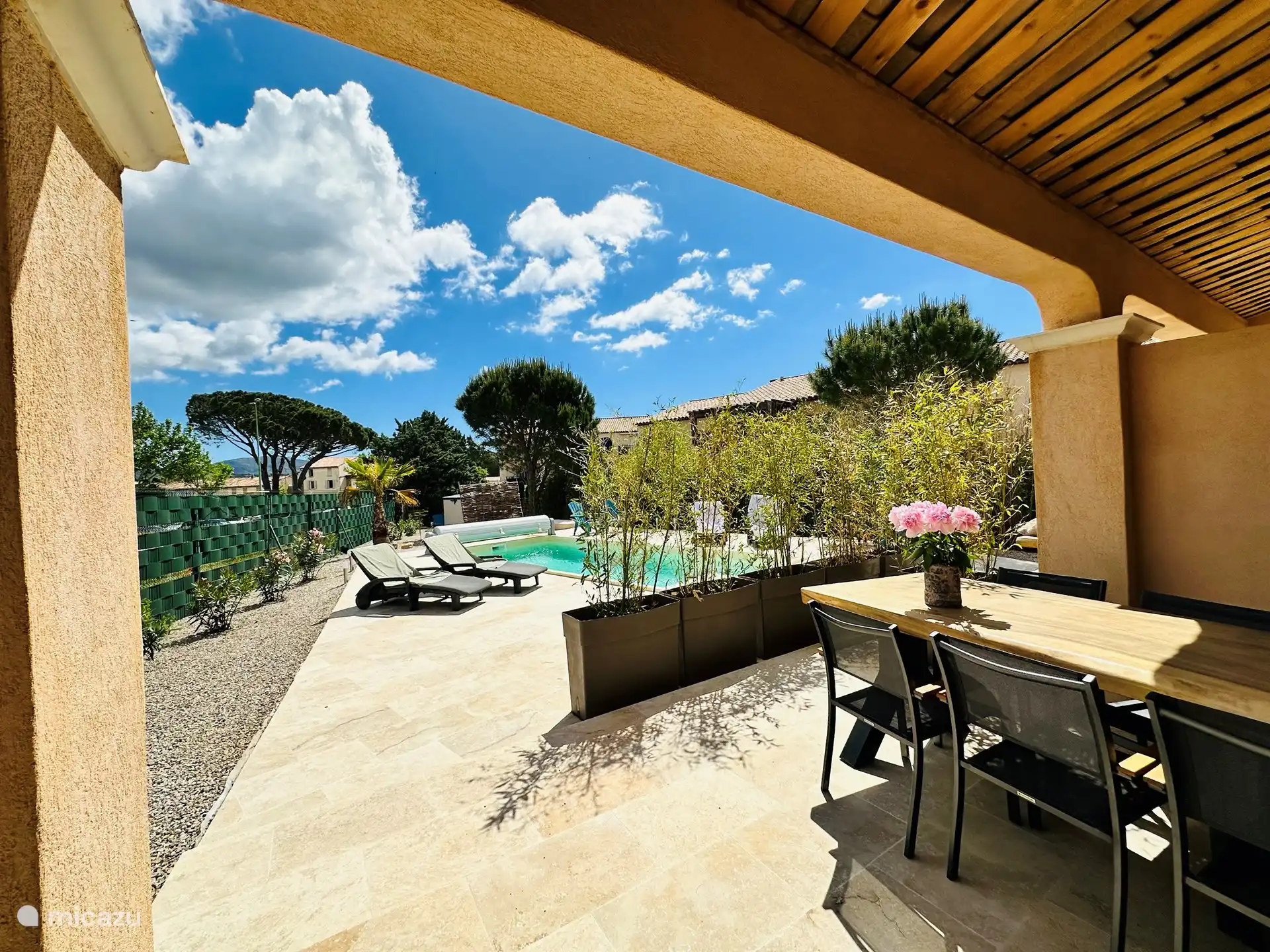 Überdachte Terrasse