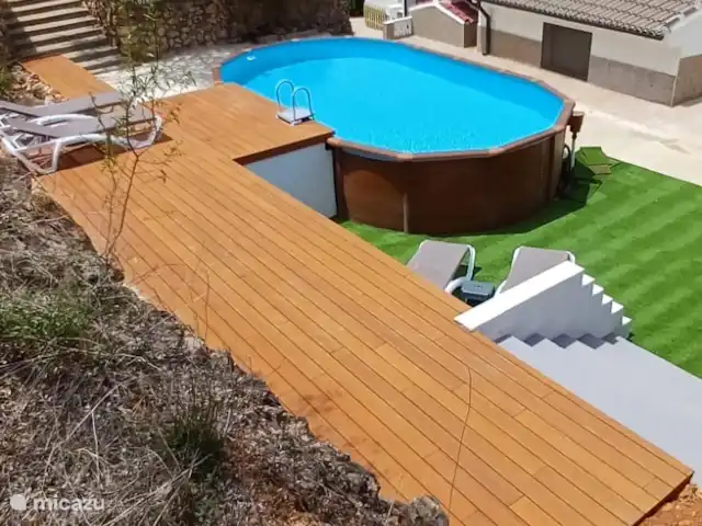 Villa Morera en España, Valencia, Albaida - villa Terraza alrededor de la piscina. Las escaleras son fijas y también una hermosa terraza para tomar el sol